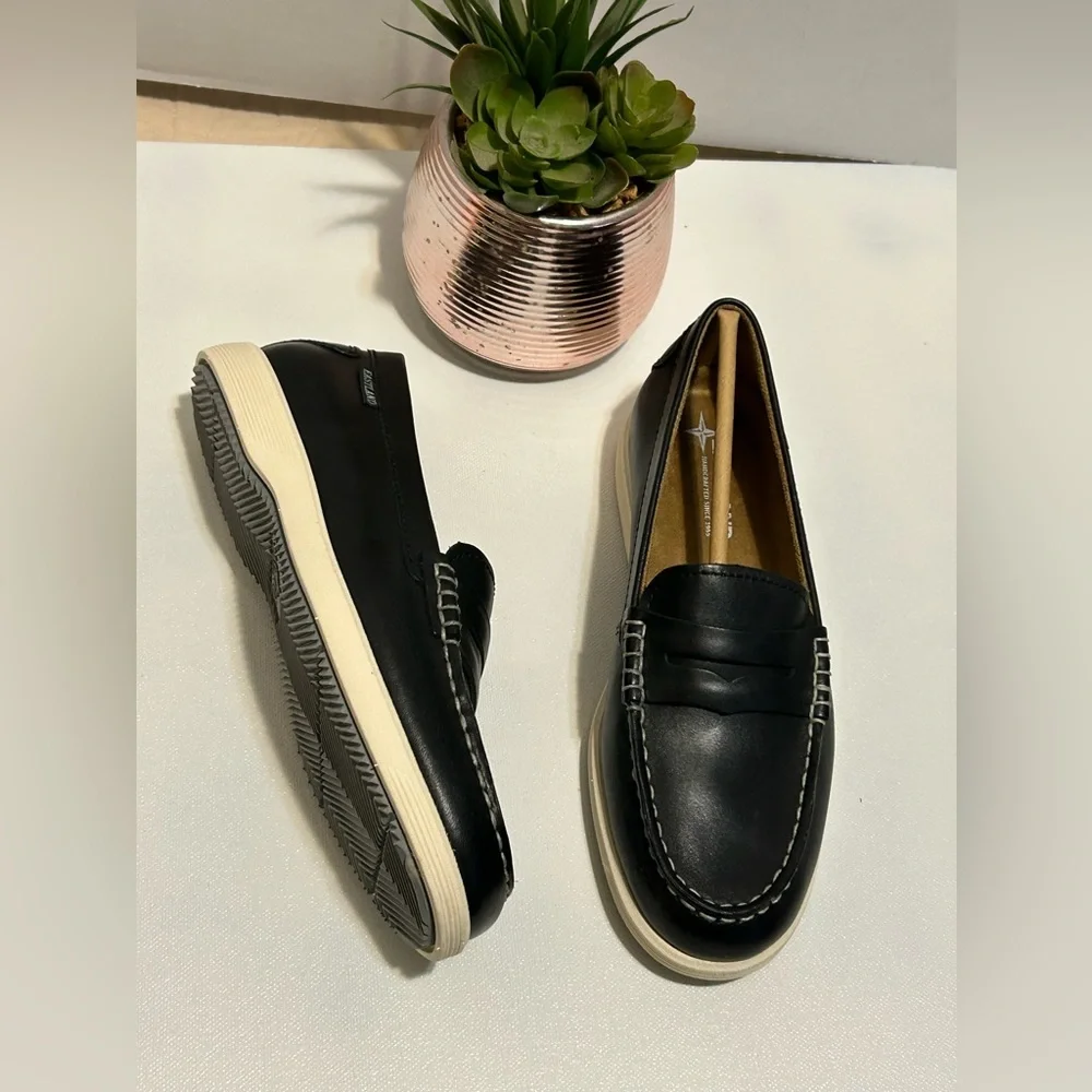Eastland Black Leather Shoes - Picture 2 of 8